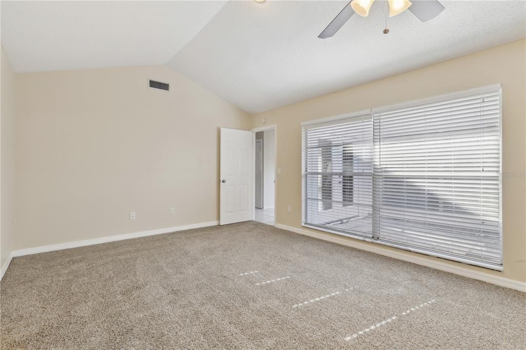 合同活跃: $374,900 (3 贝兹, 2 浴室, 1787 平方英尺)