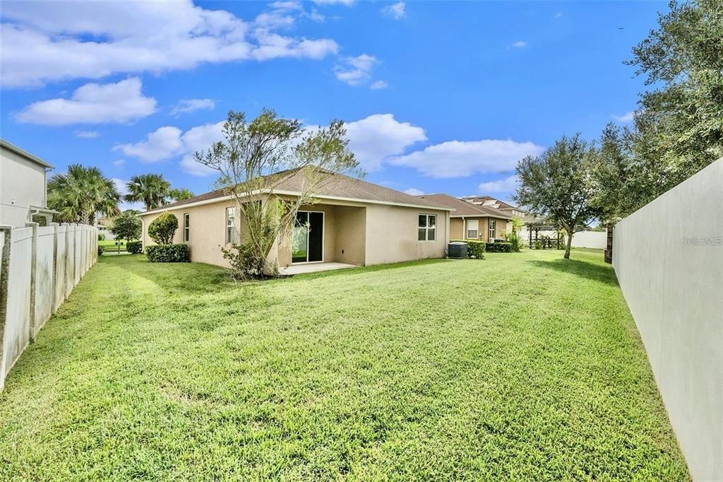 For Sale: $479,000 (4 beds, 2 baths, 1993 Square Feet)