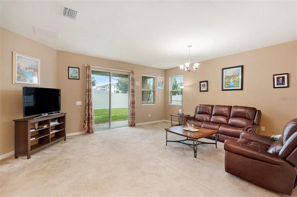 For Sale: $479,000 (4 beds, 2 baths, 1993 Square Feet)