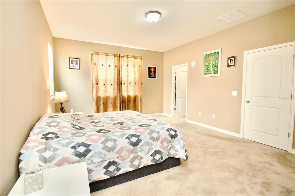 For Sale: $479,000 (4 beds, 2 baths, 1993 Square Feet)