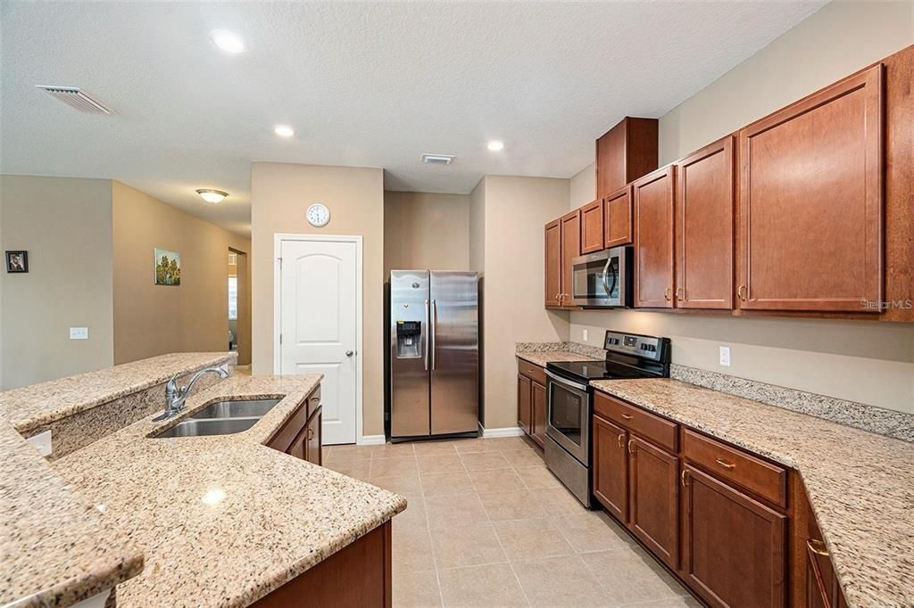 For Sale: $479,000 (4 beds, 2 baths, 1993 Square Feet)