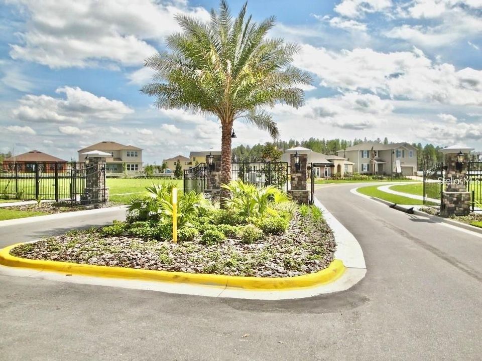 For Sale: $479,000 (4 beds, 2 baths, 1993 Square Feet)