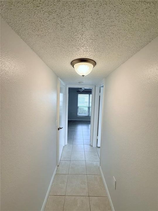 合同活跃: $1,900 (3 贝兹, 2 浴室, 1274 平方英尺)