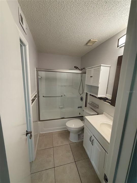 合同活跃: $1,900 (3 贝兹, 2 浴室, 1274 平方英尺)