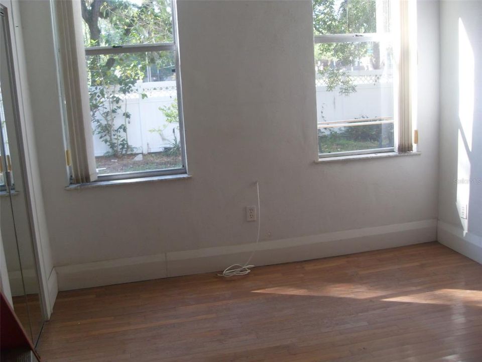 В аренду: $1,750 (2 спален, 1 ванн, 1955 Квадратных фут)