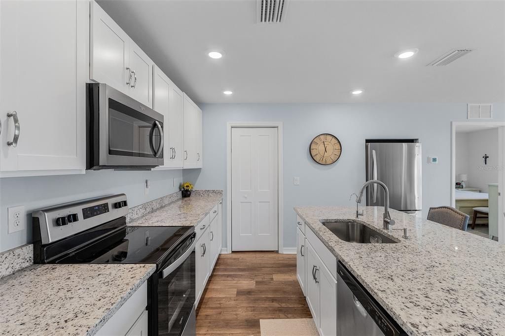 待售: $299,000 (3 贝兹, 2 浴室, 1143 平方英尺)