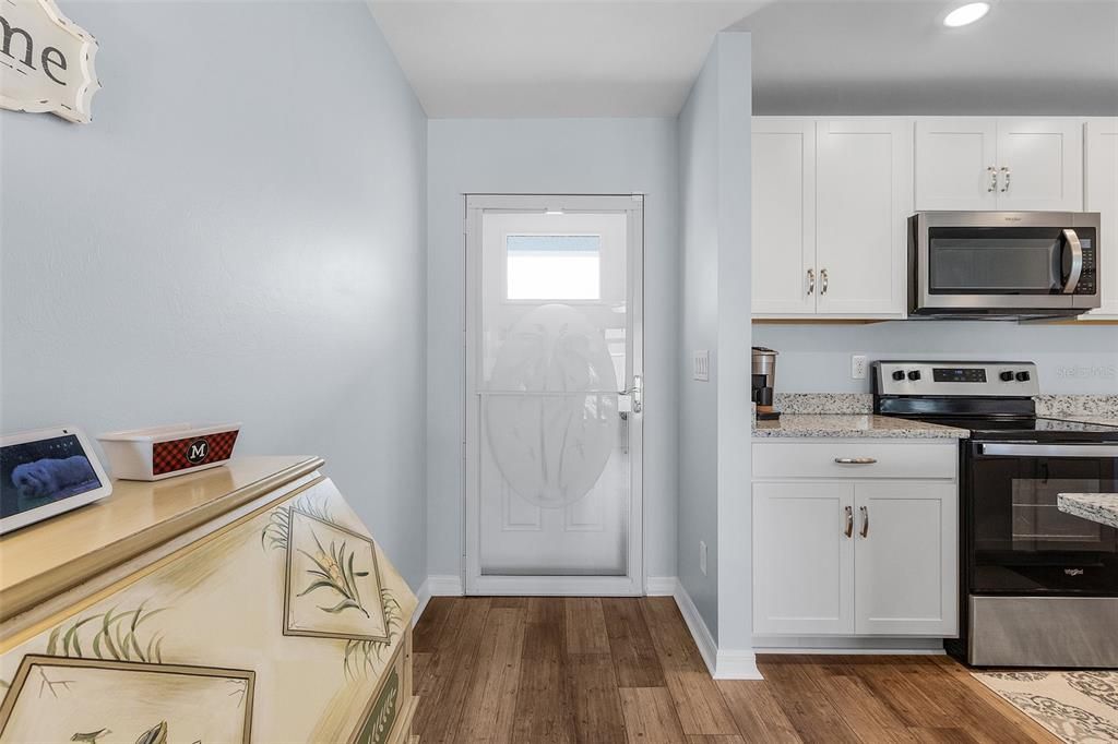 待售: $299,000 (3 贝兹, 2 浴室, 1143 平方英尺)