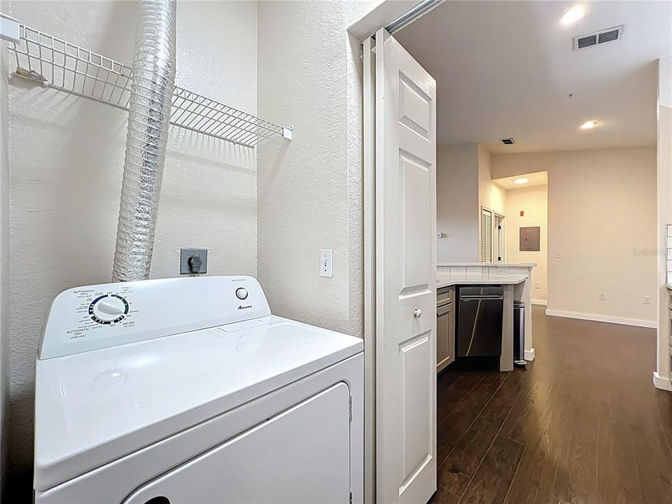 Activo con contrato: $164,995 (1 camas, 1 baños, 713 Pies cuadrados)