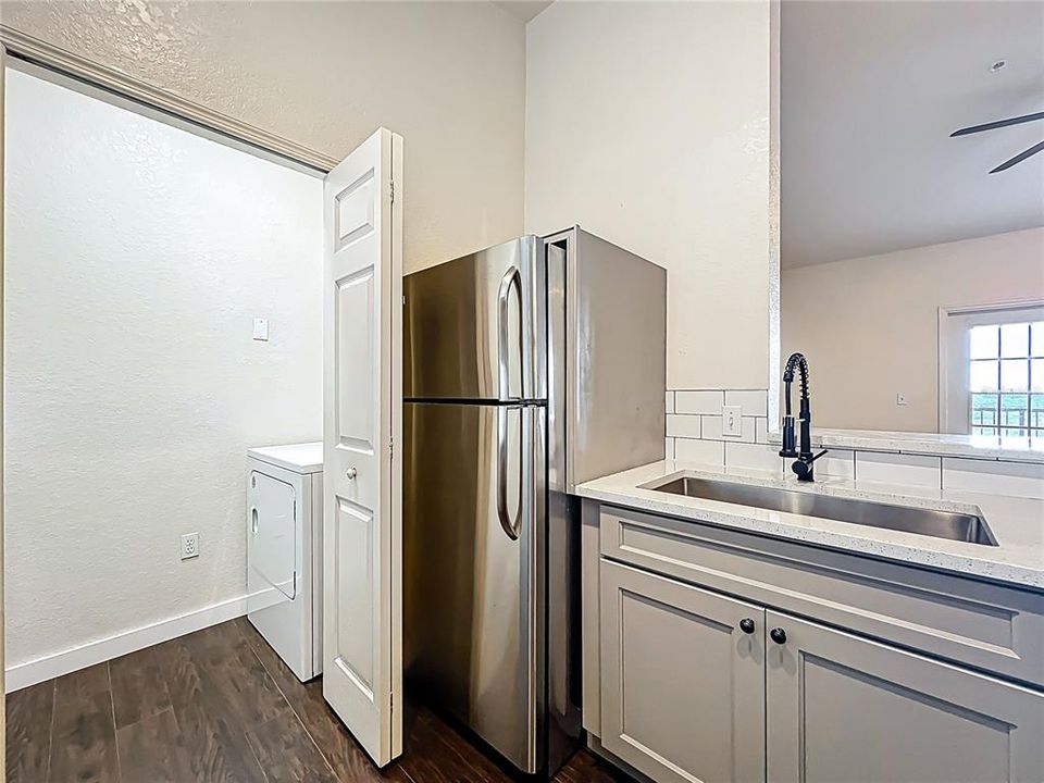 Activo con contrato: $164,995 (1 camas, 1 baños, 713 Pies cuadrados)