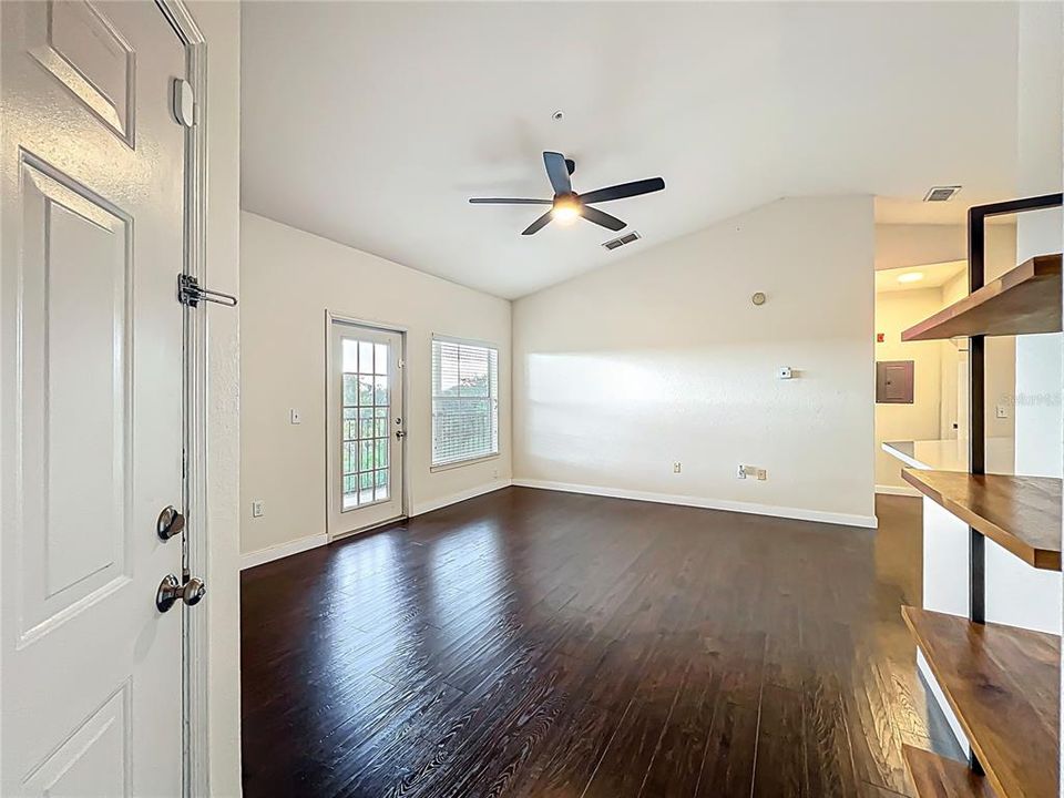 Activo con contrato: $164,995 (1 camas, 1 baños, 713 Pies cuadrados)