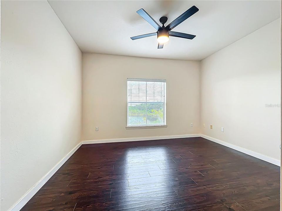 Activo con contrato: $164,995 (1 camas, 1 baños, 713 Pies cuadrados)