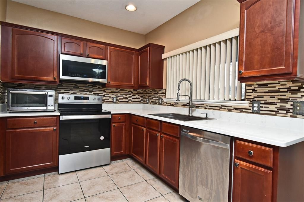 For Sale: $310,000 (3 beds, 2 baths, 1764 Square Feet)