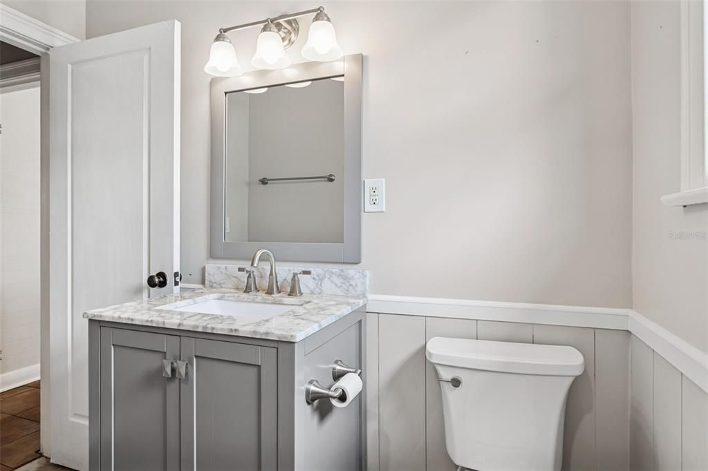 Под контрактом: $825,000 (4 спален, 2 ванн, 1865 Квадратных фут)