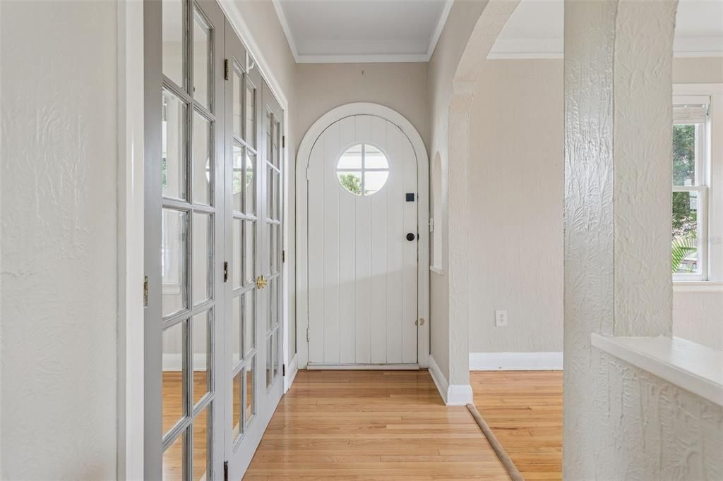 Под контрактом: $825,000 (4 спален, 2 ванн, 1865 Квадратных фут)