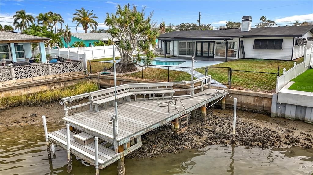 Active With Contract: $4,100 (3 beds, 3 baths, 1548 Square Feet)