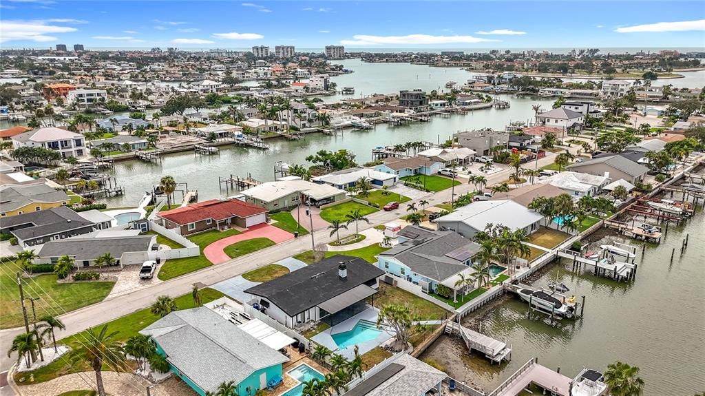 Active With Contract: $4,100 (3 beds, 3 baths, 1548 Square Feet)