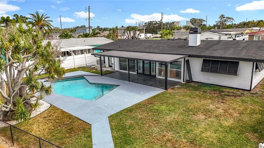 Active With Contract: $4,100 (3 beds, 3 baths, 1548 Square Feet)