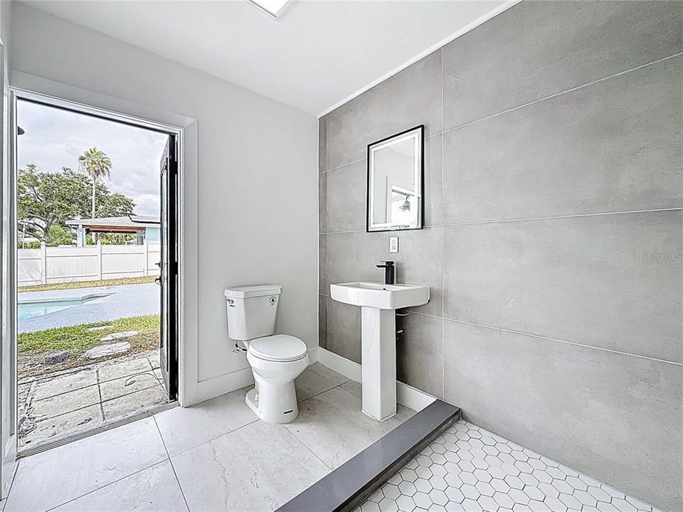 Active With Contract: $4,100 (3 beds, 3 baths, 1548 Square Feet)