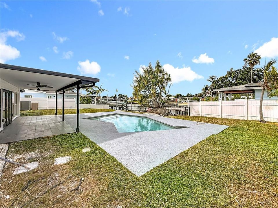 Active With Contract: $4,100 (3 beds, 3 baths, 1548 Square Feet)