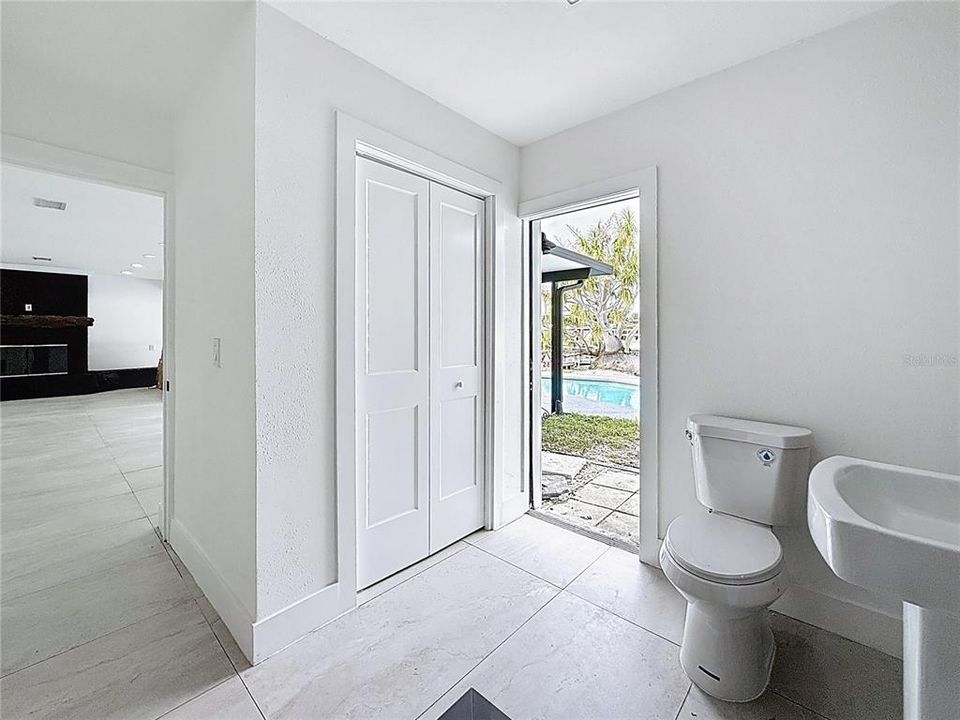 Active With Contract: $4,100 (3 beds, 3 baths, 1548 Square Feet)