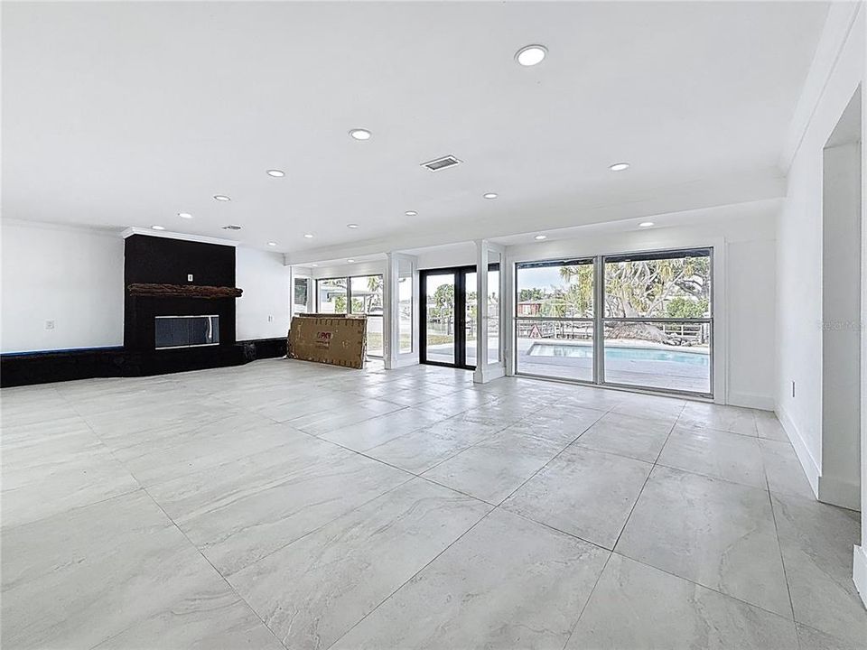 Active With Contract: $4,100 (3 beds, 3 baths, 1548 Square Feet)