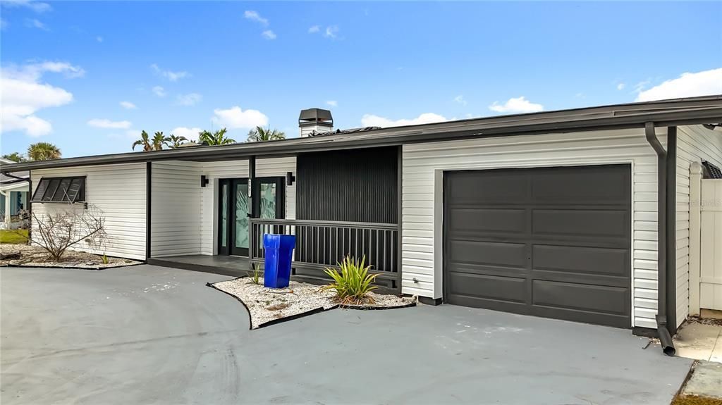 Active With Contract: $4,100 (3 beds, 3 baths, 1548 Square Feet)