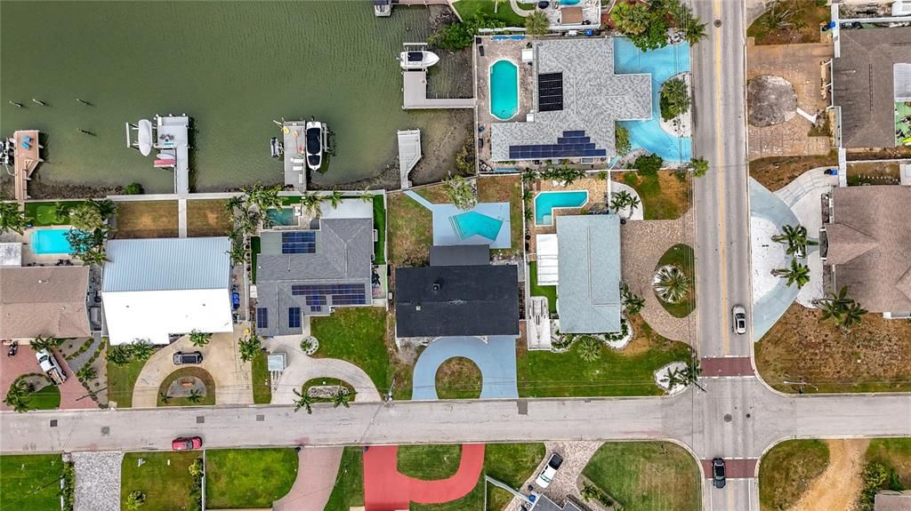 Active With Contract: $4,100 (3 beds, 3 baths, 1548 Square Feet)