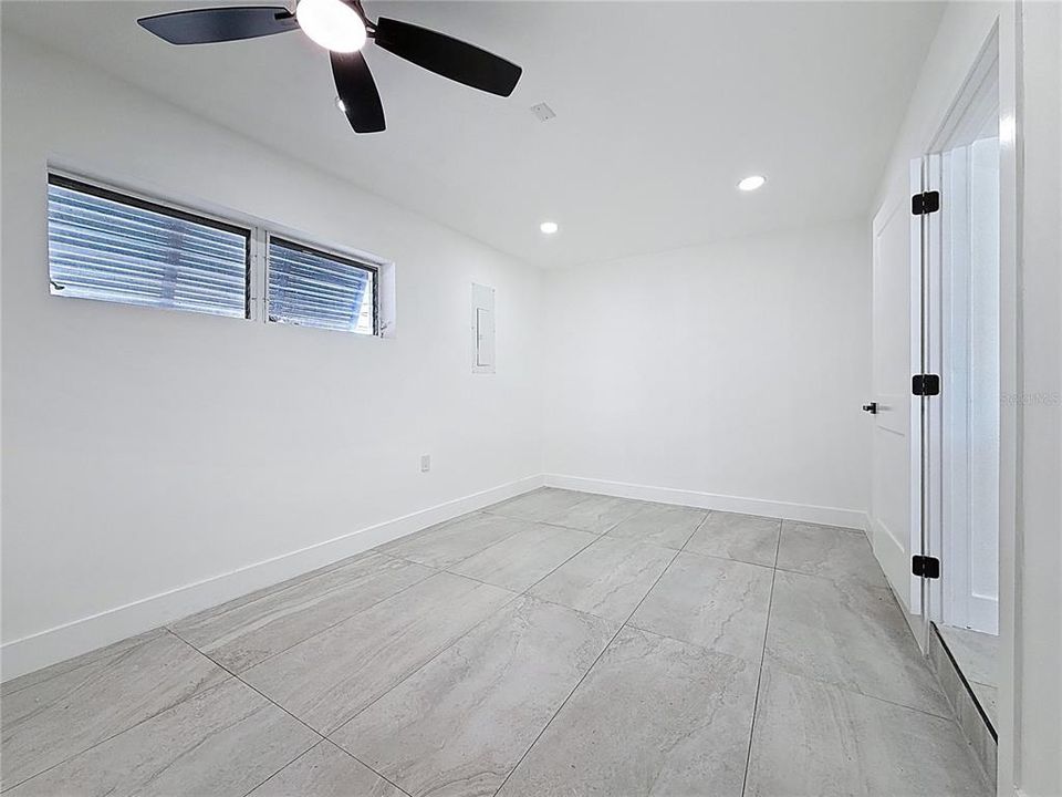 Active With Contract: $4,100 (3 beds, 3 baths, 1548 Square Feet)