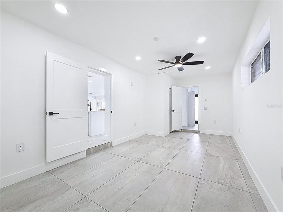 Active With Contract: $4,100 (3 beds, 3 baths, 1548 Square Feet)