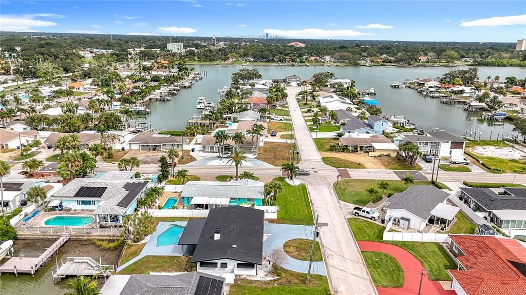 Active With Contract: $4,100 (3 beds, 3 baths, 1548 Square Feet)