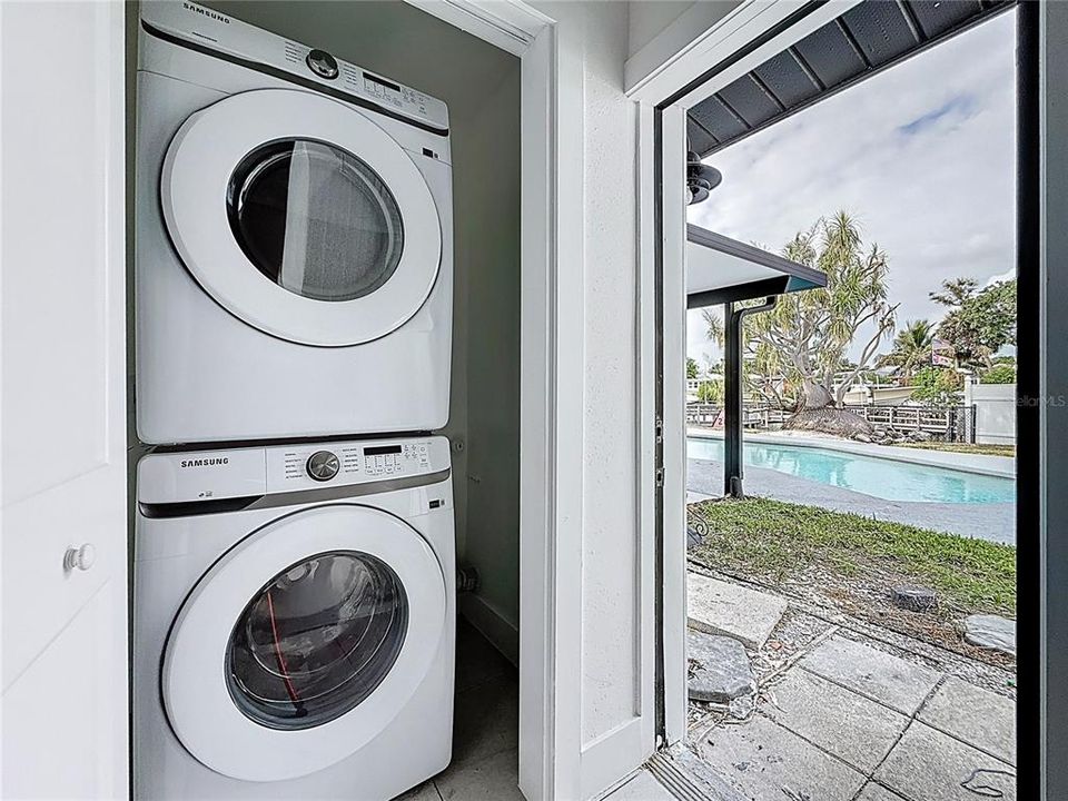 Active With Contract: $4,100 (3 beds, 3 baths, 1548 Square Feet)