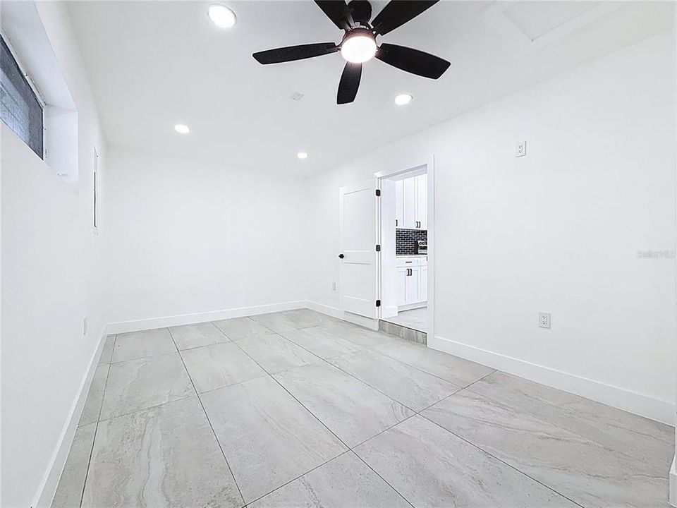 Active With Contract: $4,100 (3 beds, 3 baths, 1548 Square Feet)