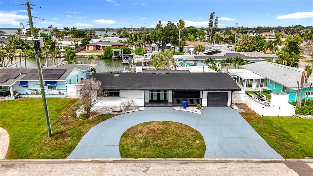 Active With Contract: $4,100 (3 beds, 3 baths, 1548 Square Feet)