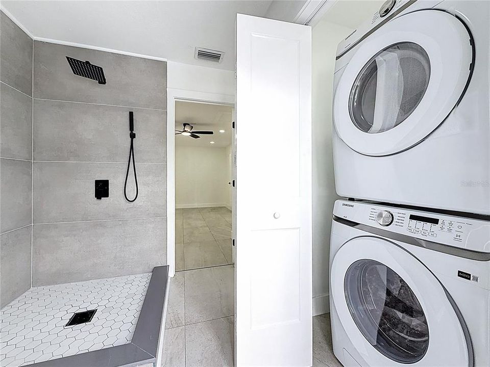 Active With Contract: $4,100 (3 beds, 3 baths, 1548 Square Feet)