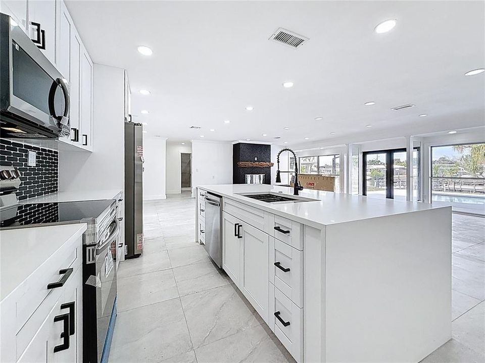 Active With Contract: $4,100 (3 beds, 3 baths, 1548 Square Feet)