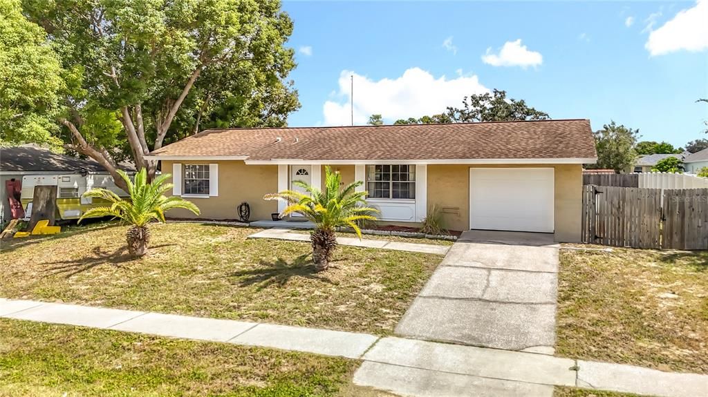 For Sale: $239,500 (2 beds, 1 baths, 943 Square Feet)