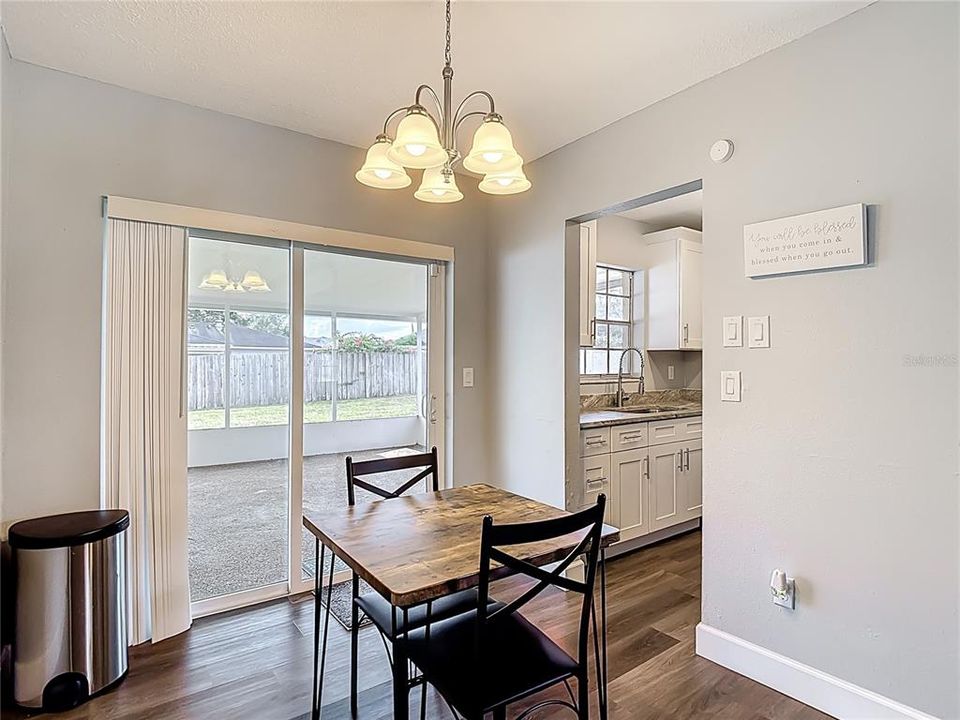 For Sale: $239,500 (2 beds, 1 baths, 943 Square Feet)