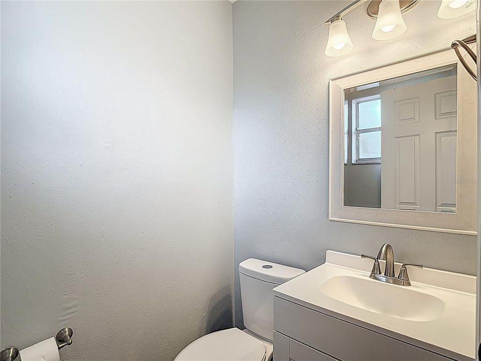 For Sale: $239,500 (2 beds, 1 baths, 943 Square Feet)