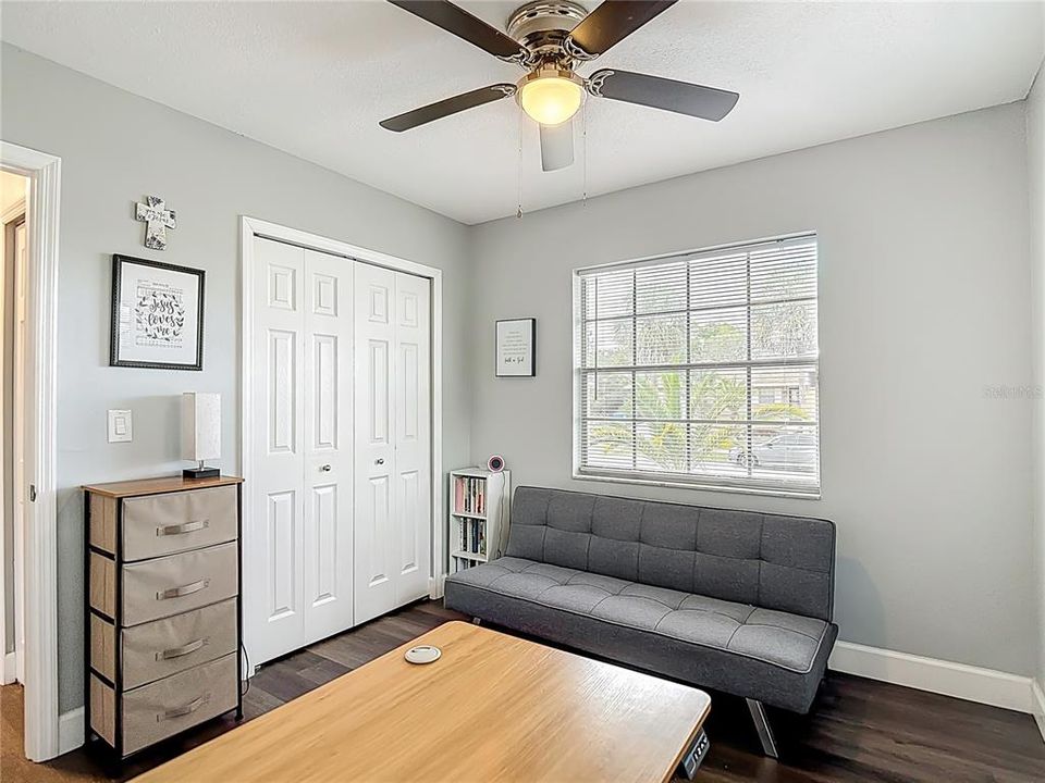 For Sale: $239,500 (2 beds, 1 baths, 943 Square Feet)