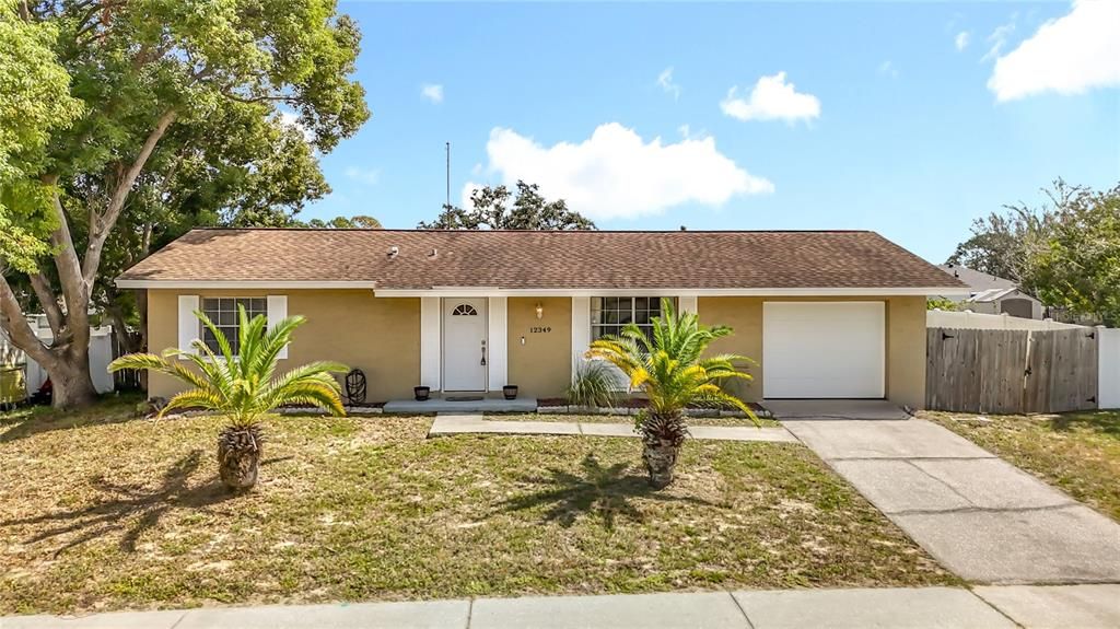 For Sale: $239,500 (2 beds, 1 baths, 943 Square Feet)