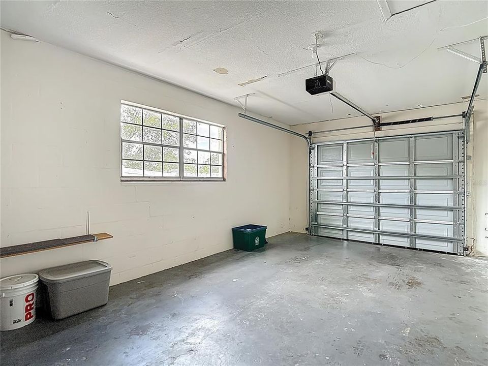 For Sale: $239,500 (2 beds, 1 baths, 943 Square Feet)