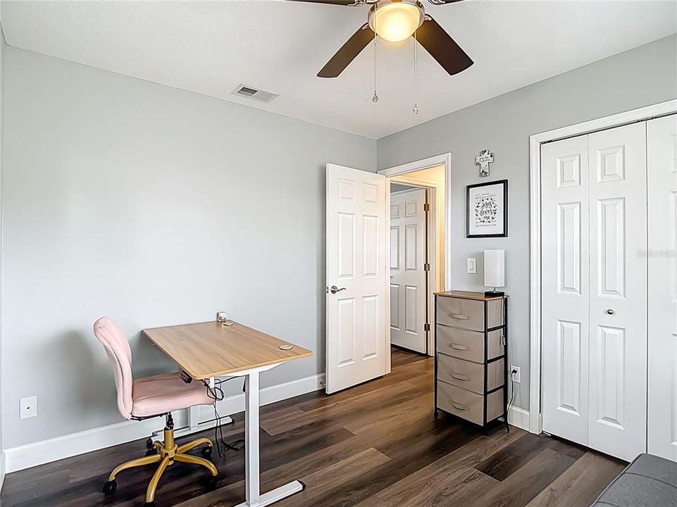 For Sale: $239,500 (2 beds, 1 baths, 943 Square Feet)