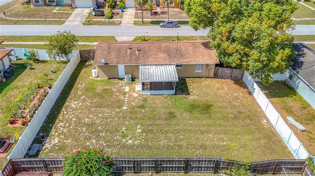 For Sale: $239,500 (2 beds, 1 baths, 943 Square Feet)