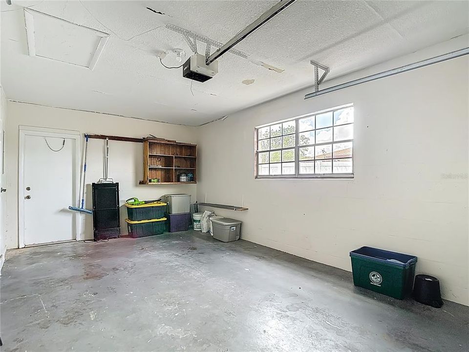 For Sale: $239,500 (2 beds, 1 baths, 943 Square Feet)