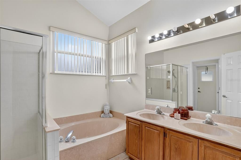 На продажу: $543,000 (4 спален, 2 ванн, 2420 Квадратных фут)