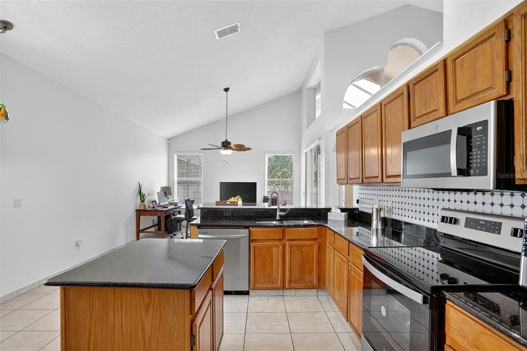 На продажу: $543,000 (4 спален, 2 ванн, 2420 Квадратных фут)