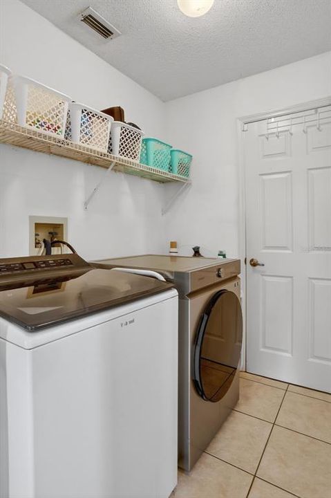 На продажу: $543,000 (4 спален, 2 ванн, 2420 Квадратных фут)