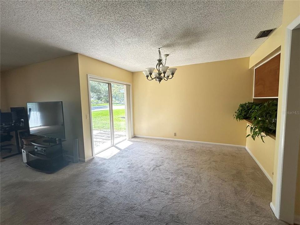 待售: $238,500 (2 贝兹, 2 浴室, 1634 平方英尺)