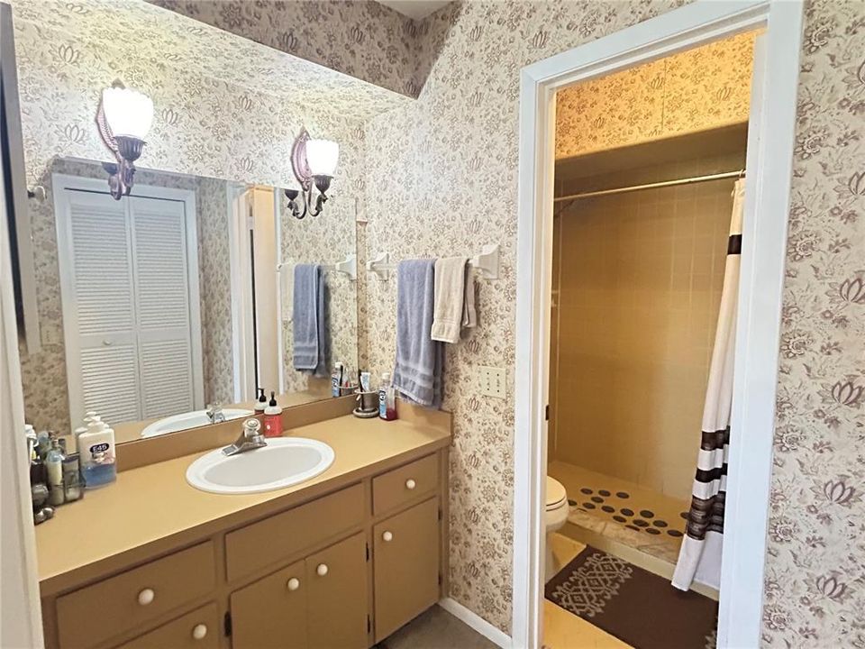 待售: $238,500 (2 贝兹, 2 浴室, 1634 平方英尺)