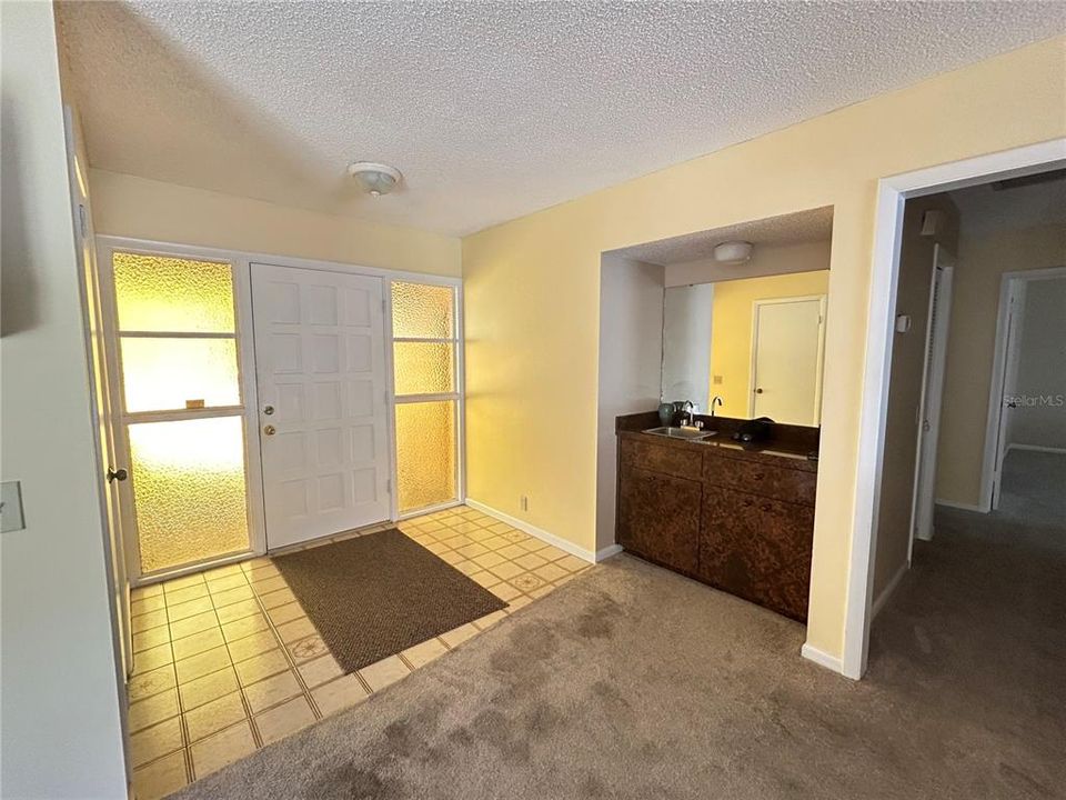 待售: $238,500 (2 贝兹, 2 浴室, 1634 平方英尺)